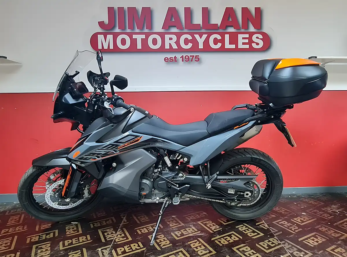 Used 2022 Ktm 890 Adventure Grey - Interior and Exterior details 2