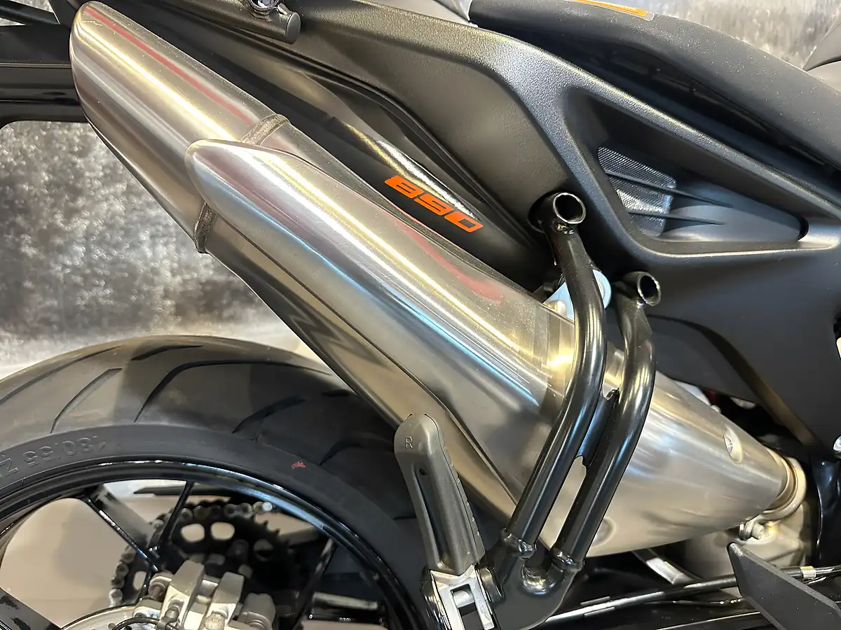 Used 2022 Ktm 890 Duke Black and Orange - Interior and Exterior details 10