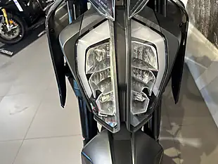 Used 2022 Ktm 890 Duke Black and Orange - Interior and Exterior details 16
