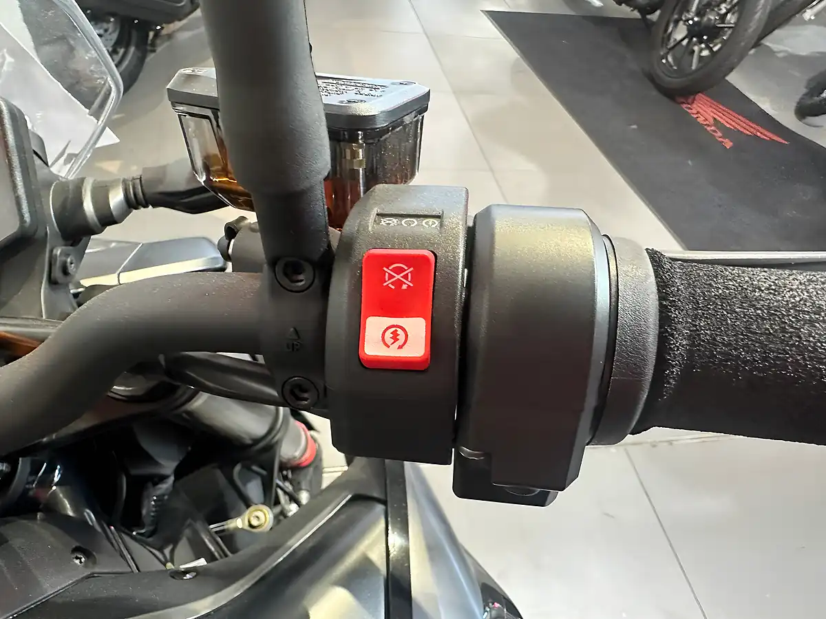 Used 2022 Ktm 890 Duke Black and Orange - Interior and Exterior details 19