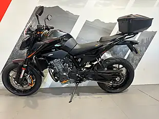 Used 2022 Ktm 890 Duke Black and Orange - Interior and Exterior details 2