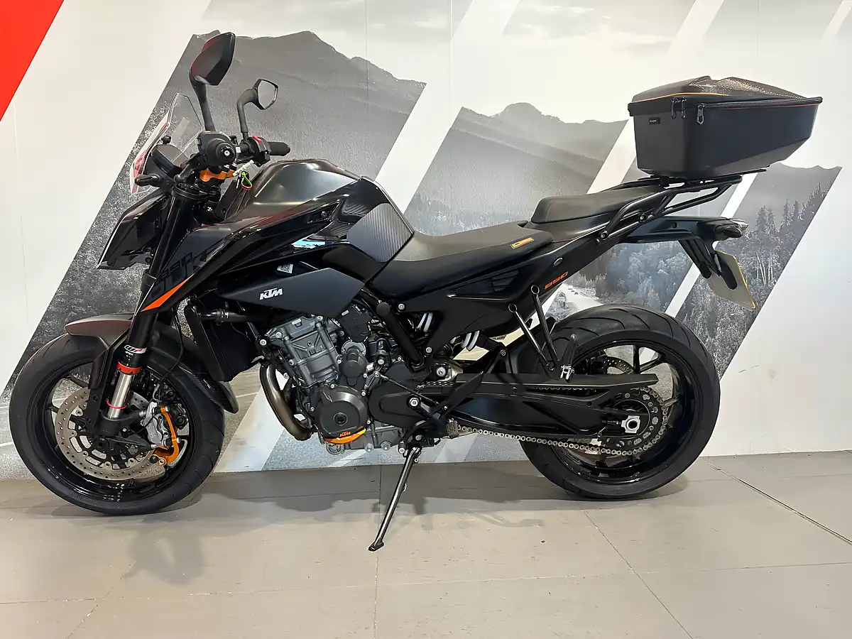 Used 2022 Ktm 890 Duke Black and Orange - Interior and Exterior details 2
