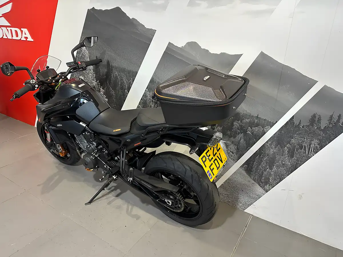 Used 2022 Ktm 890 Duke Black and Orange - Interior and Exterior details 5