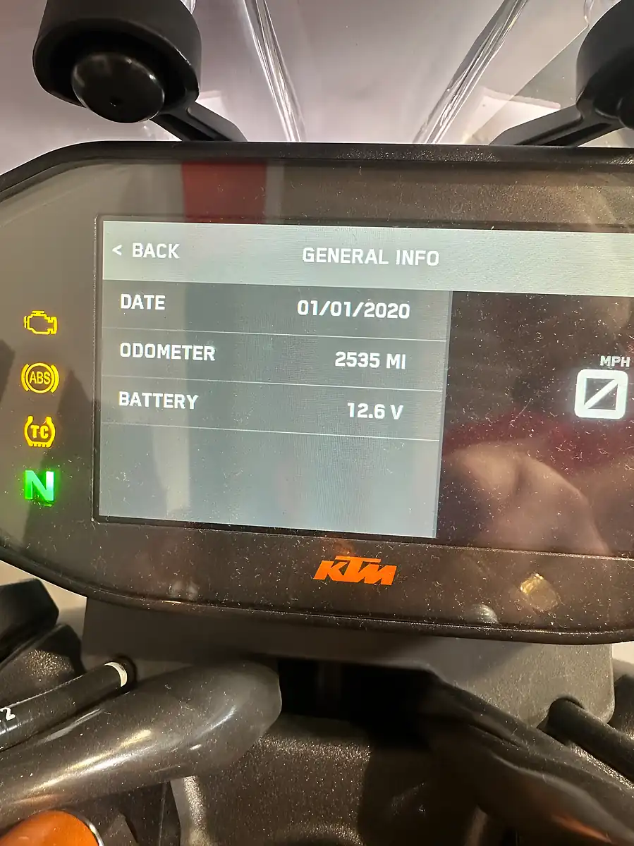 Used 2022 Ktm 890 Duke Black and Orange - Interior and Exterior details 7