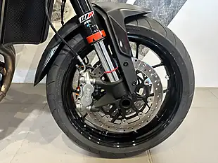 Used 2022 Ktm 890 Duke Black and Orange - Interior and Exterior details 8