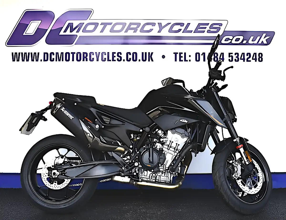 Used 2022 Ktm 890 Duke Naked Black - Front View