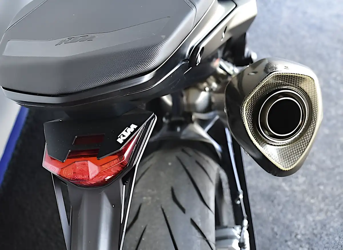 Used 2022 Ktm 890 Duke Naked Black - Interior and Exterior details 11