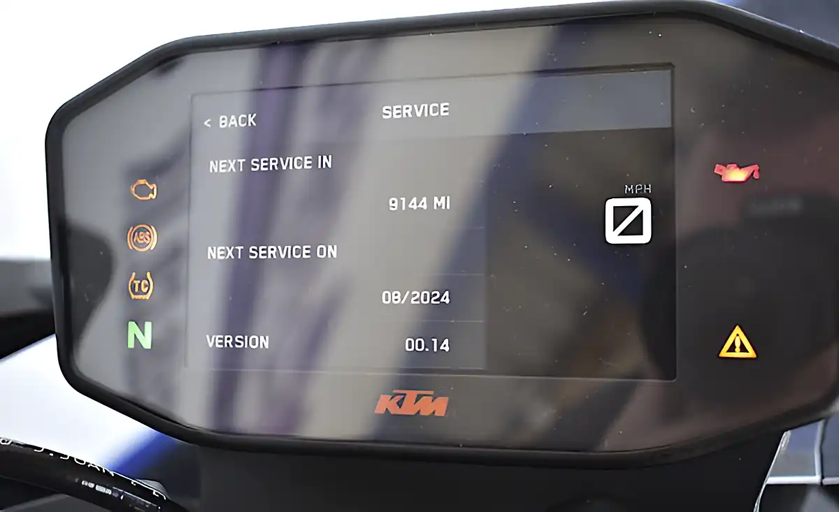 Used 2022 Ktm 890 Duke Naked Black - Interior and Exterior details 18