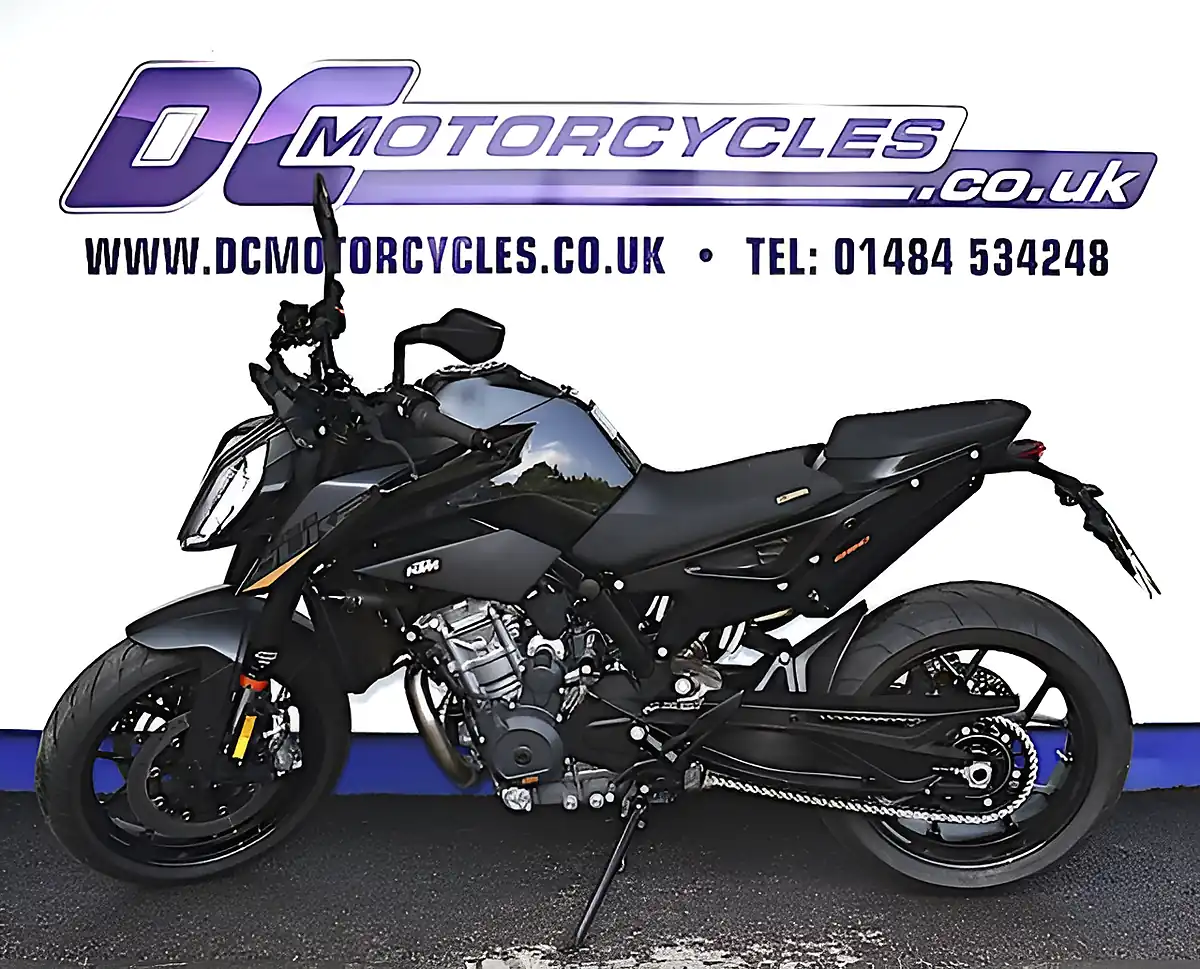 Used 2022 Ktm 890 Duke Naked Black - Interior and Exterior details 2