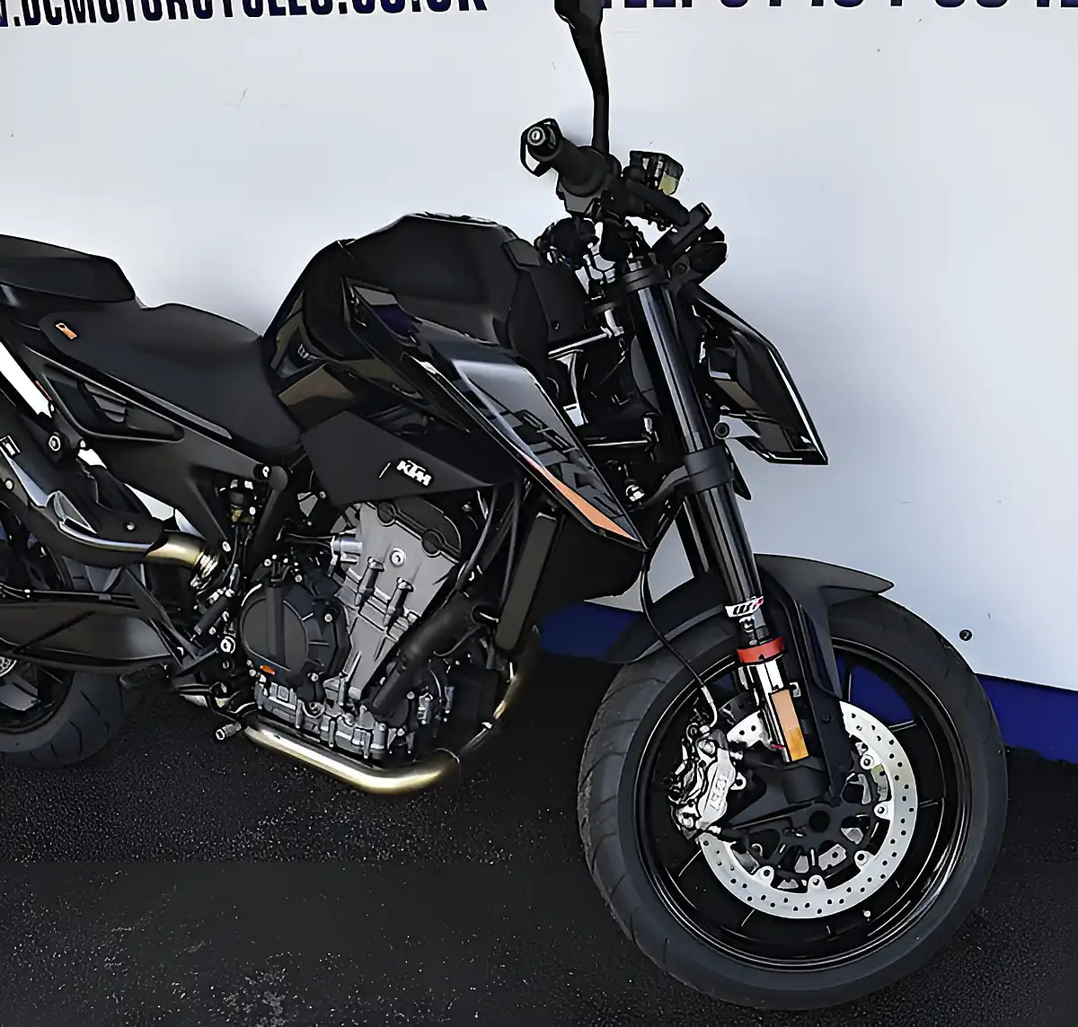 Used 2022 Ktm 890 Duke Naked Black - Interior and Exterior details 3
