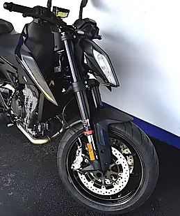 Used 2022 Ktm 890 Duke Naked Black - Interior and Exterior details 4