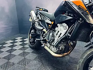 Used 2022 Ktm 890 Duke Orange - Interior and Exterior details 10