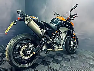 Used 2022 Ktm 890 Duke Orange - Interior and Exterior details 12