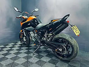 Used 2022 Ktm 890 Duke Orange - Interior and Exterior details 14