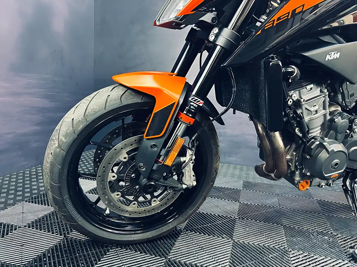 Used 2022 Ktm 890 Duke Orange - Interior and Exterior details 15