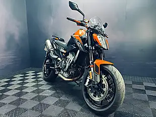 Used 2022 Ktm 890 Duke Orange - Interior and Exterior details 19