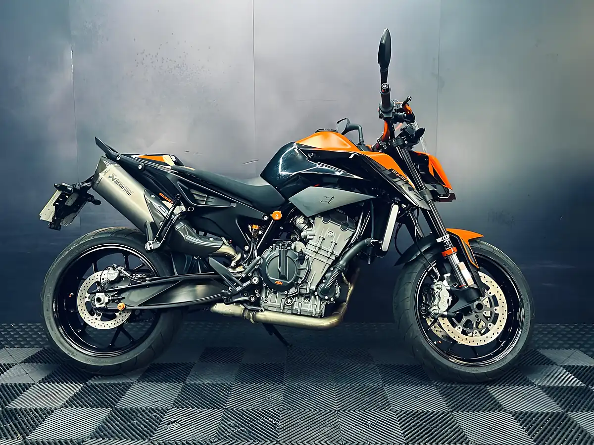 Used 2022 Ktm 890 Duke Orange - Interior and Exterior details 2