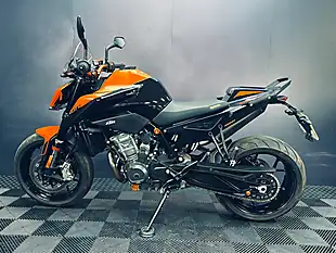 Used 2022 Ktm 890 Duke Orange - Interior and Exterior details 3