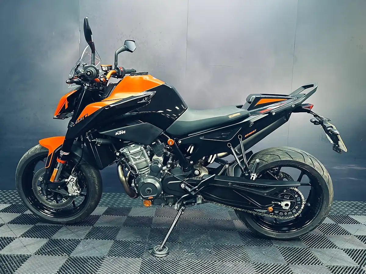 Used 2022 Ktm 890 Duke Orange - Interior and Exterior details 3
