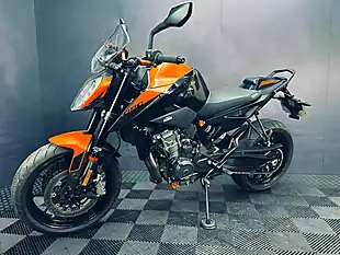 Used 2022 Ktm 890 Duke Orange - Interior and Exterior details 5