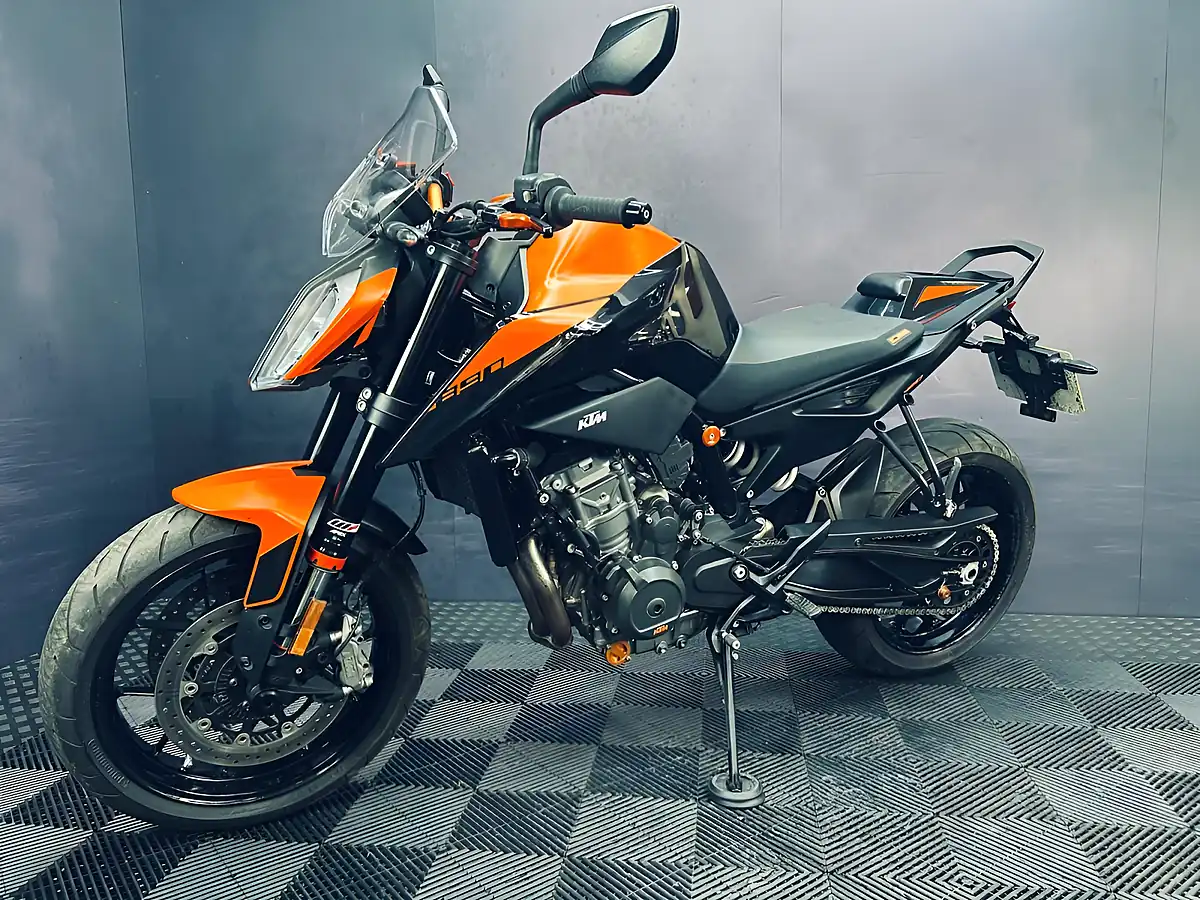 Used 2022 Ktm 890 Duke Orange - Interior and Exterior details 5