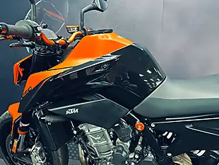 Used 2022 Ktm 890 Duke Orange - Interior and Exterior details 6