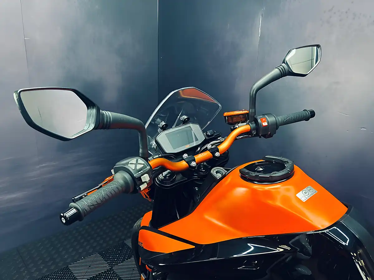 Used 2022 Ktm 890 Duke Orange - Interior and Exterior details 7