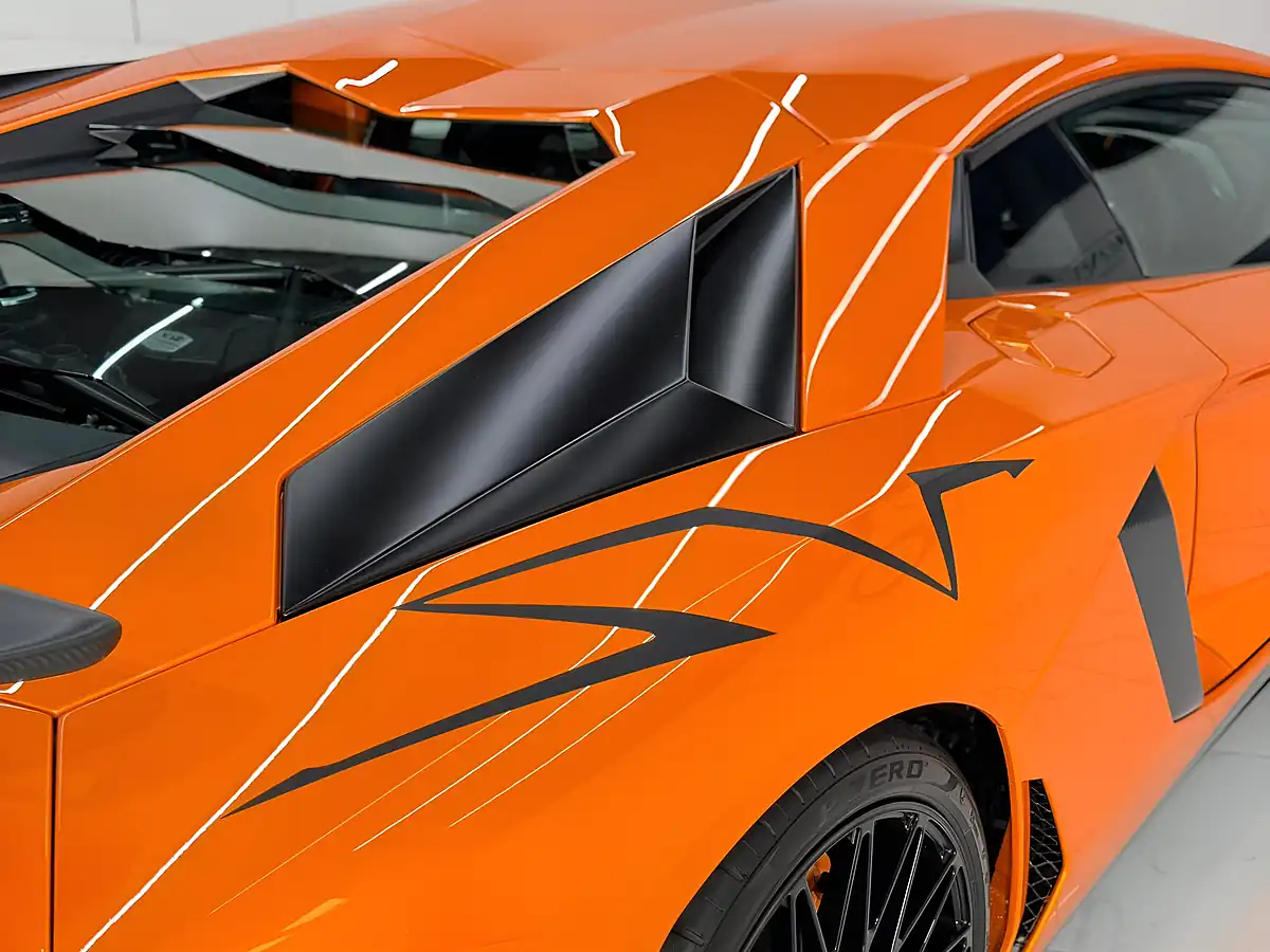 Used 2022 Lamborghini Aventador Superveloce Orange - Interior and Exterior details 12