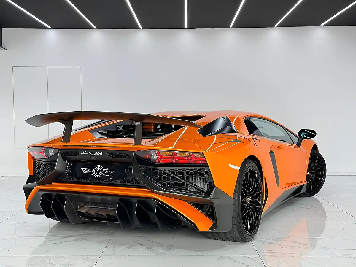 Used 2022 Lamborghini Aventador Superveloce Orange - Interior and Exterior details 6