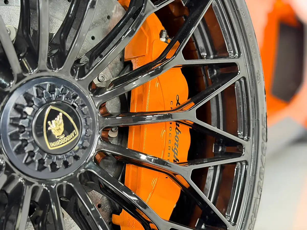 Used 2022 Lamborghini Aventador Superveloce Orange - Interior and Exterior details 8