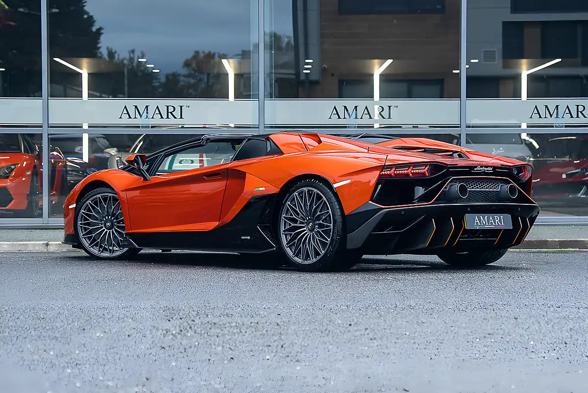 Used 2022 Lamborghini Aventador Ultimae Roadster Arancio Bruciato - Interior and Exterior details 3