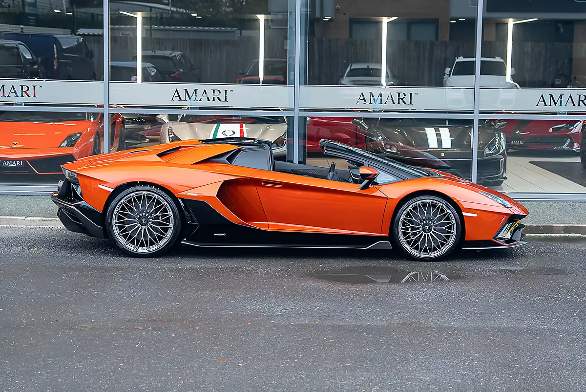 Used 2022 Lamborghini Aventador Ultimae Roadster Arancio Bruciato - Interior and Exterior details 4