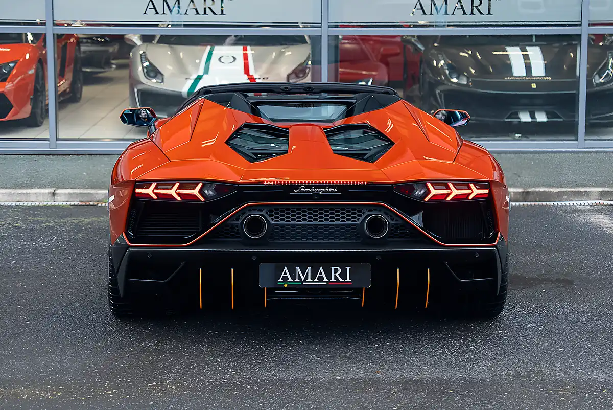 Used 2022 Lamborghini Aventador Ultimae Roadster Arancio Bruciato - Interior and Exterior details 9