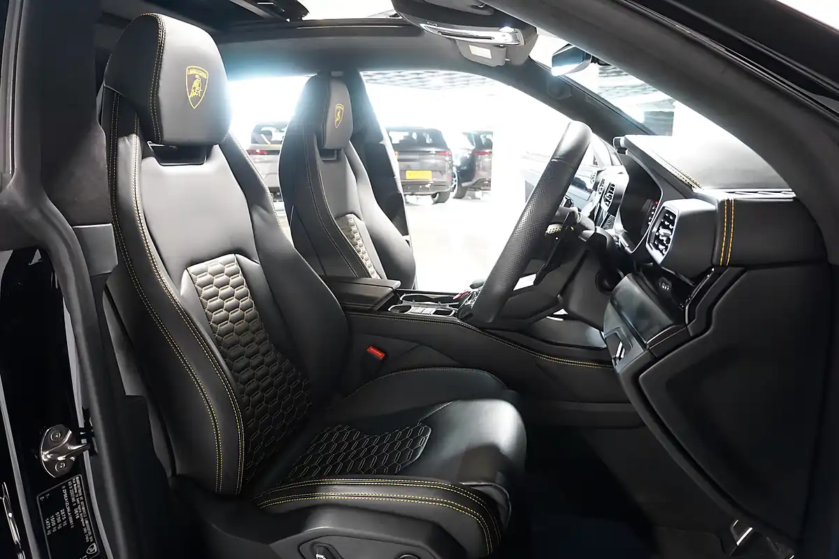 Used 2022 Lamborghini Urus Forge Carbon Edition Black - Interior and Exterior details 10