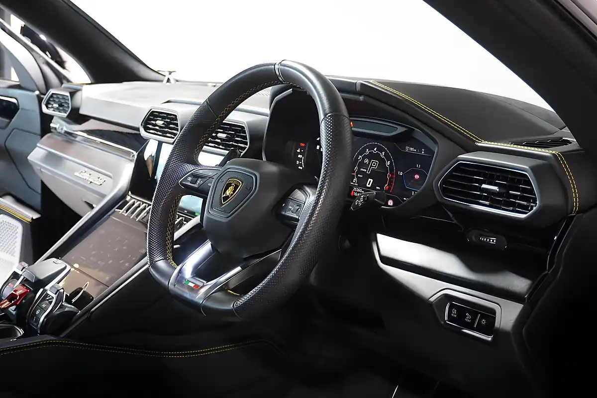 Used 2022 Lamborghini Urus Forge Carbon Edition Black - Interior and Exterior details 11