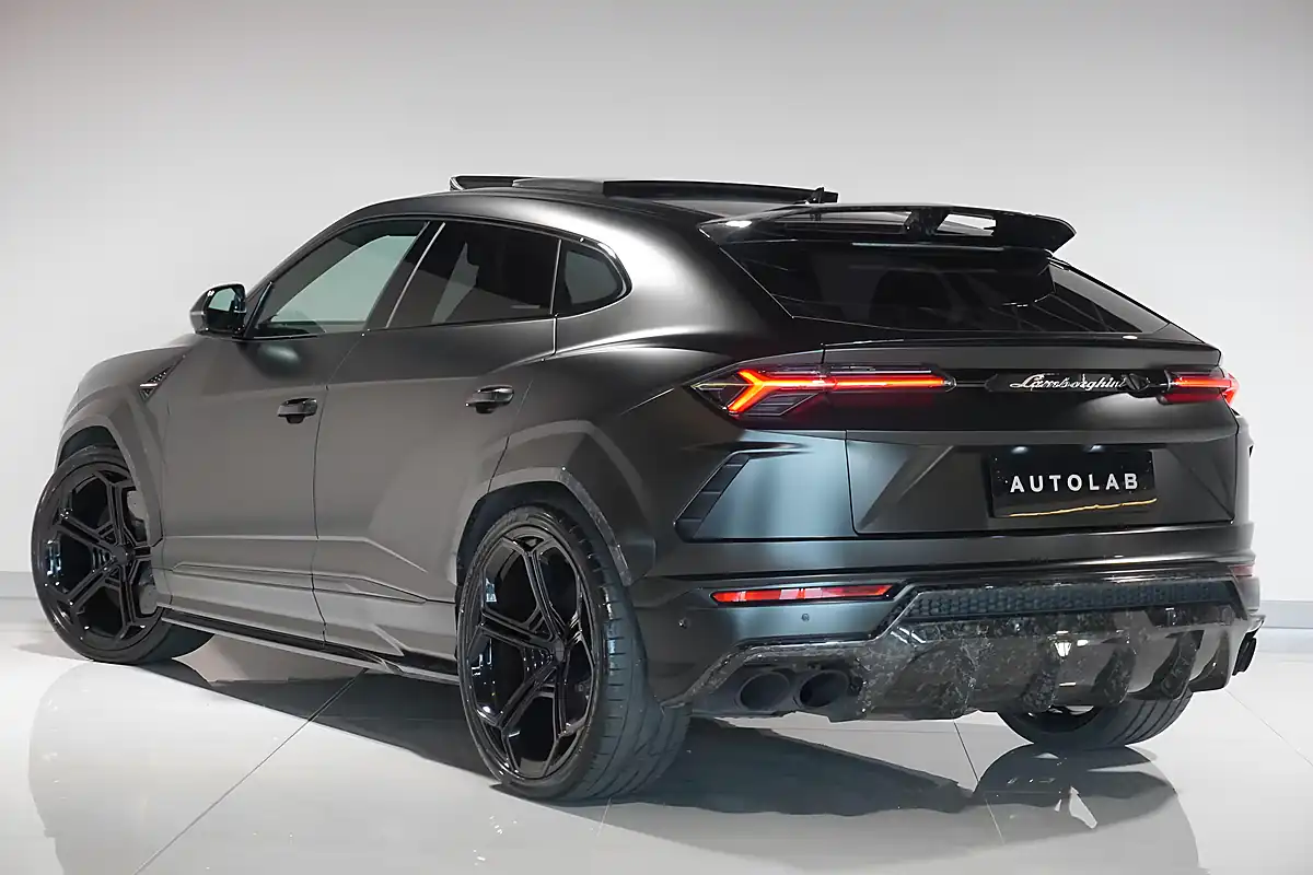 Used 2022 Lamborghini Urus Forge Carbon Edition Black - Interior and Exterior details 4