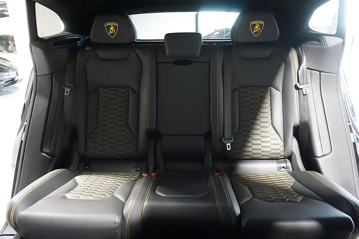 Used 2022 Lamborghini Urus Forge Carbon Edition Black - Interior and Exterior details 8
