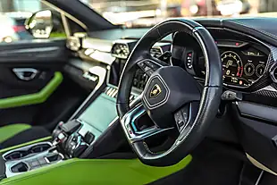 Used 2022 Lamborghini Urus Pearl Capsule Green - Interior and Exterior details 11
