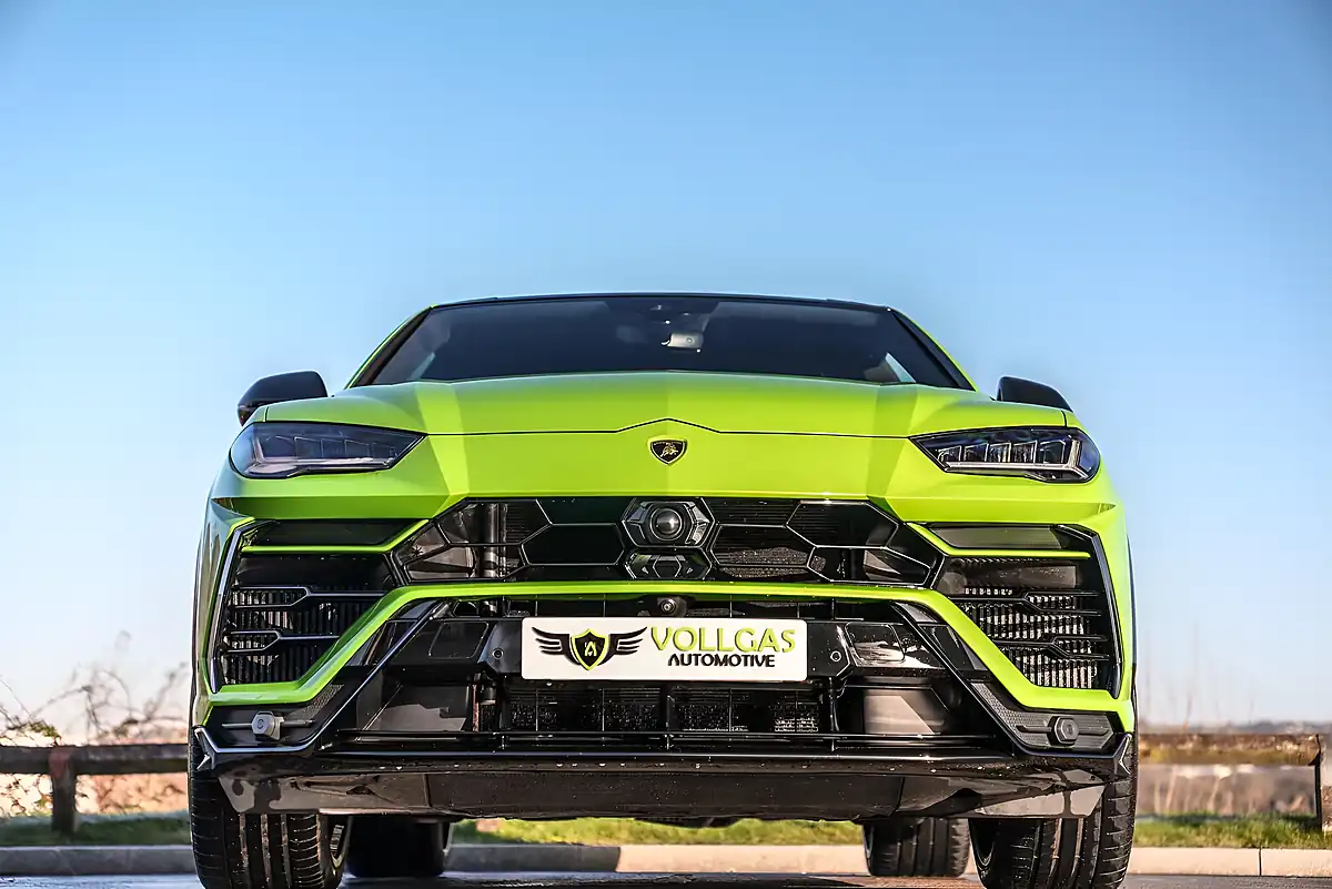 Used 2022 Lamborghini Urus Pearl Capsule Green - Interior and Exterior details 3