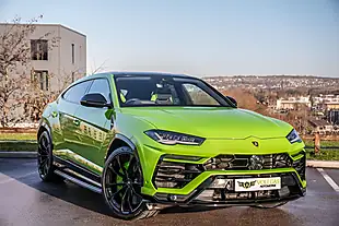 Used 2022 Lamborghini Urus Pearl Capsule Green - Interior and Exterior details 4