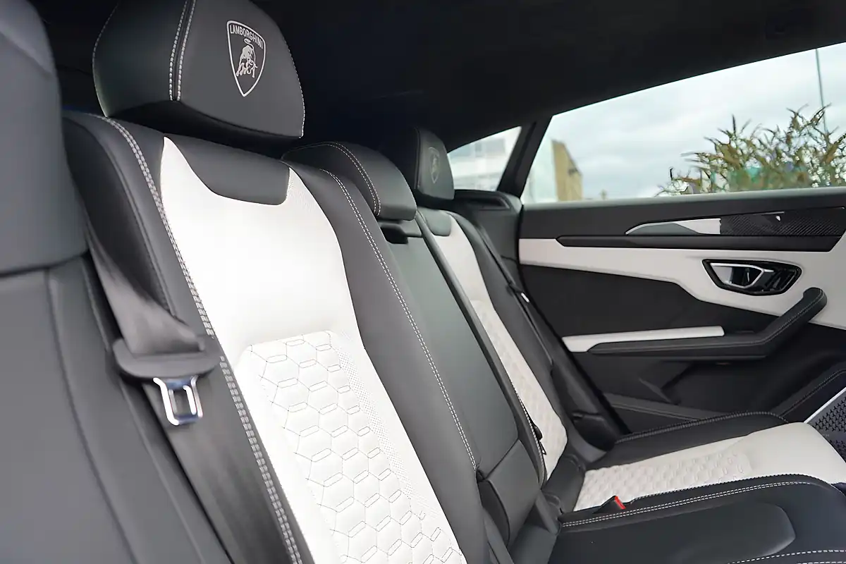 Used 2022 Lamborghini Urus Viola Pasifae - Interior and Exterior details 13
