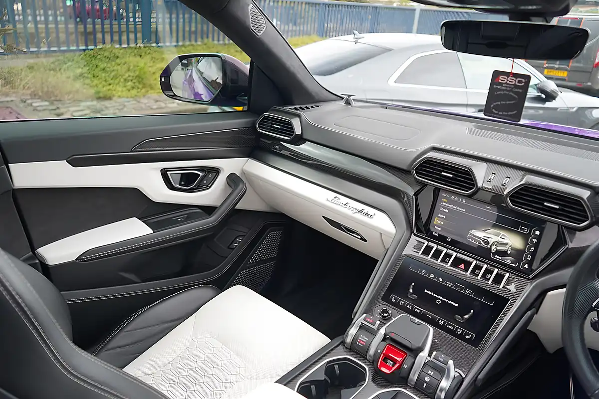 Used 2022 Lamborghini Urus Viola Pasifae - Interior and Exterior details 15
