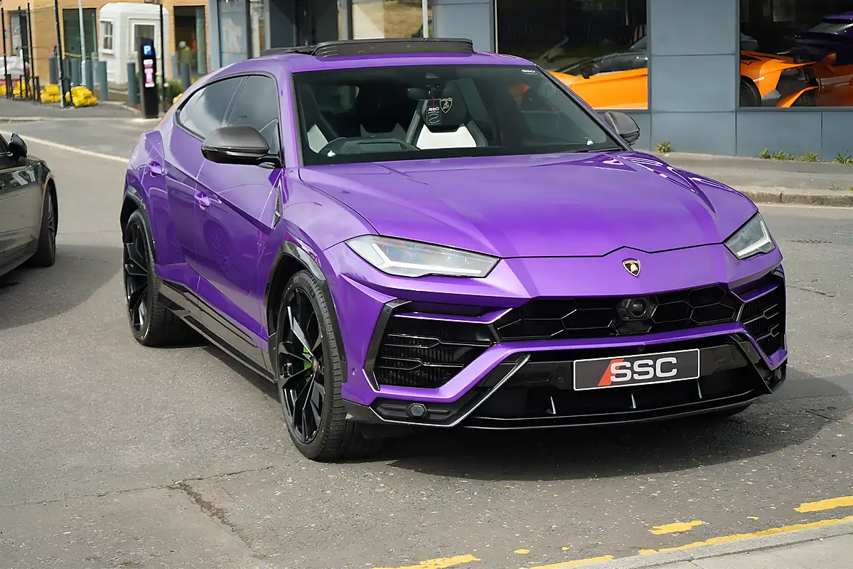 Used 2022 Lamborghini Urus Viola Pasifae - Interior and Exterior details 4