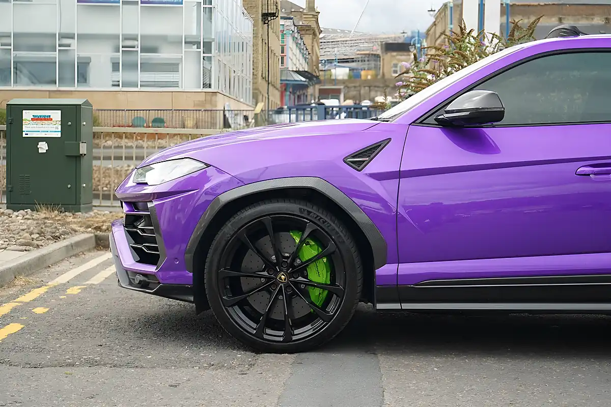 Used 2022 Lamborghini Urus Viola Pasifae - Interior and Exterior details 8