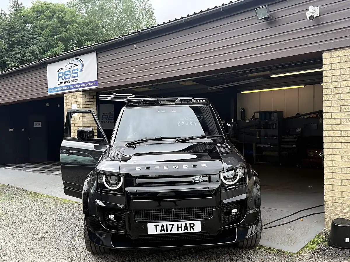 Used 2022 Land Rover Defender 110 Carpathian Edition Grey - Interior and Exterior details 18
