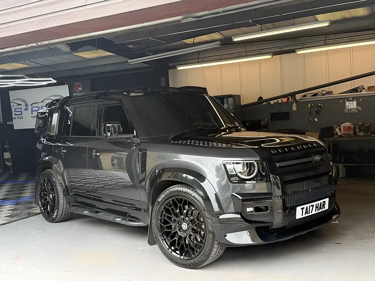 Used 2022 Land Rover Defender 110 Carpathian Edition Grey - Interior and Exterior details 4