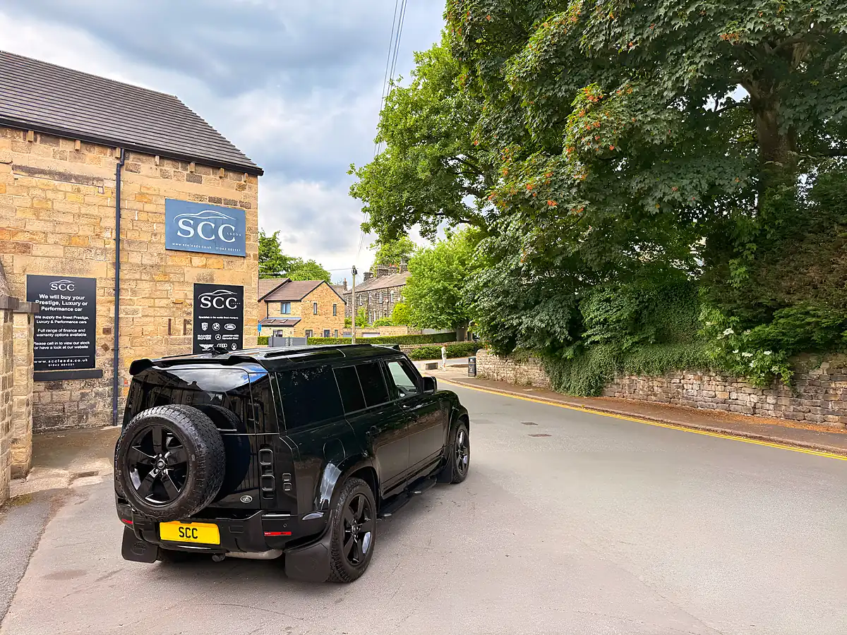 Used 2022 Land Rover Defender 110 Hse Hard Top Santorini Black - Interior and Exterior details 12