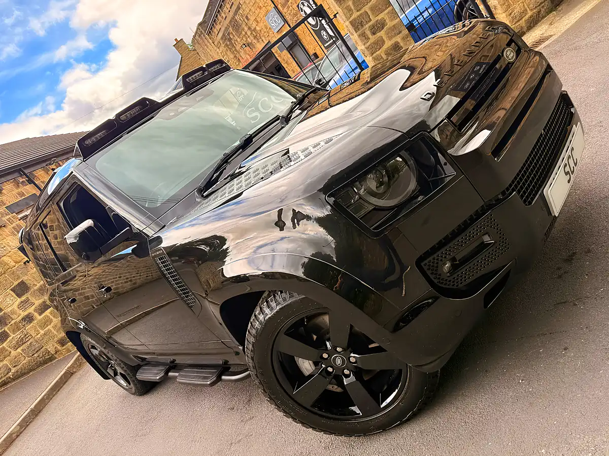 Used 2022 Land Rover Defender 110 Hse Hard Top Santorini Black - Interior and Exterior details 3