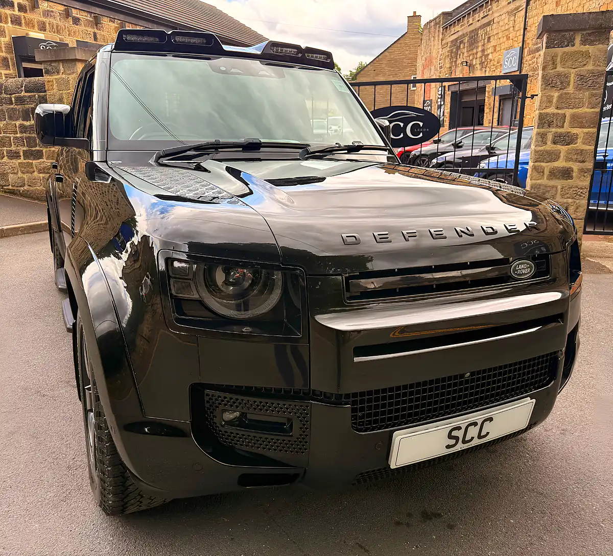 Used 2022 Land Rover Defender 110 Hse Hard Top Santorini Black - Interior and Exterior details 5