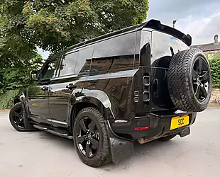 Used 2022 Land Rover Defender 110 Hse Hard Top Santorini Black - Interior and Exterior details 9